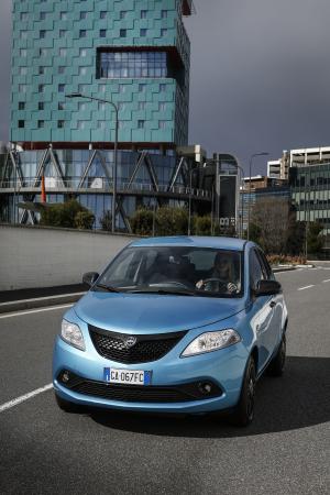 Lancia Ypsilon Hybrid EcoChic Maryne 2020 года 